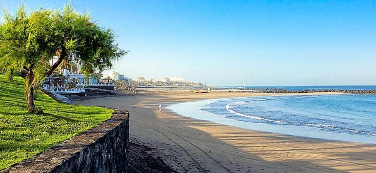 Beach And Pool In Playa De Las Americas Apartment Exterior photo