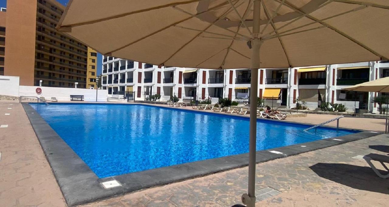 Beach And Pool In Playa De Las Americas Apartment Exterior photo