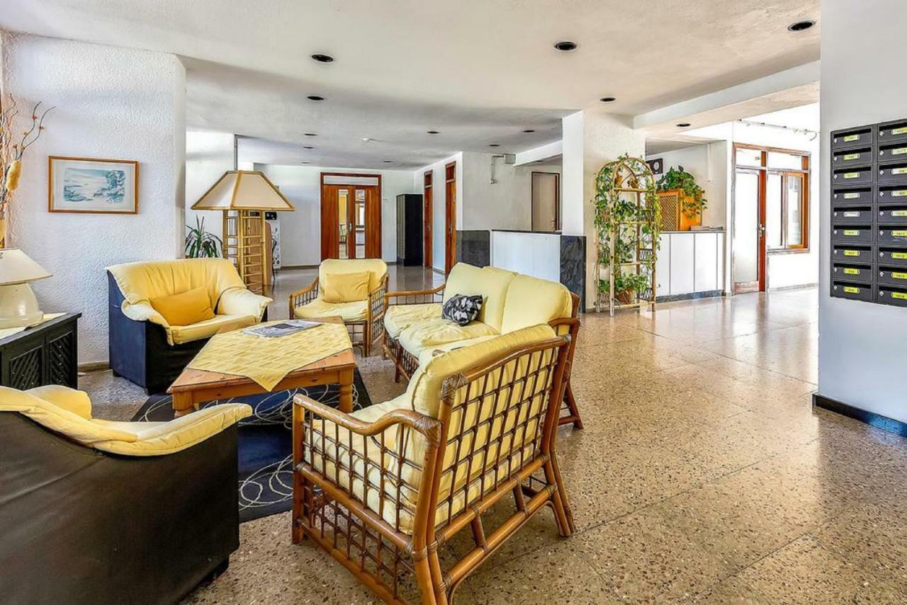 Beach And Pool In Playa De Las Americas Apartment Exterior photo